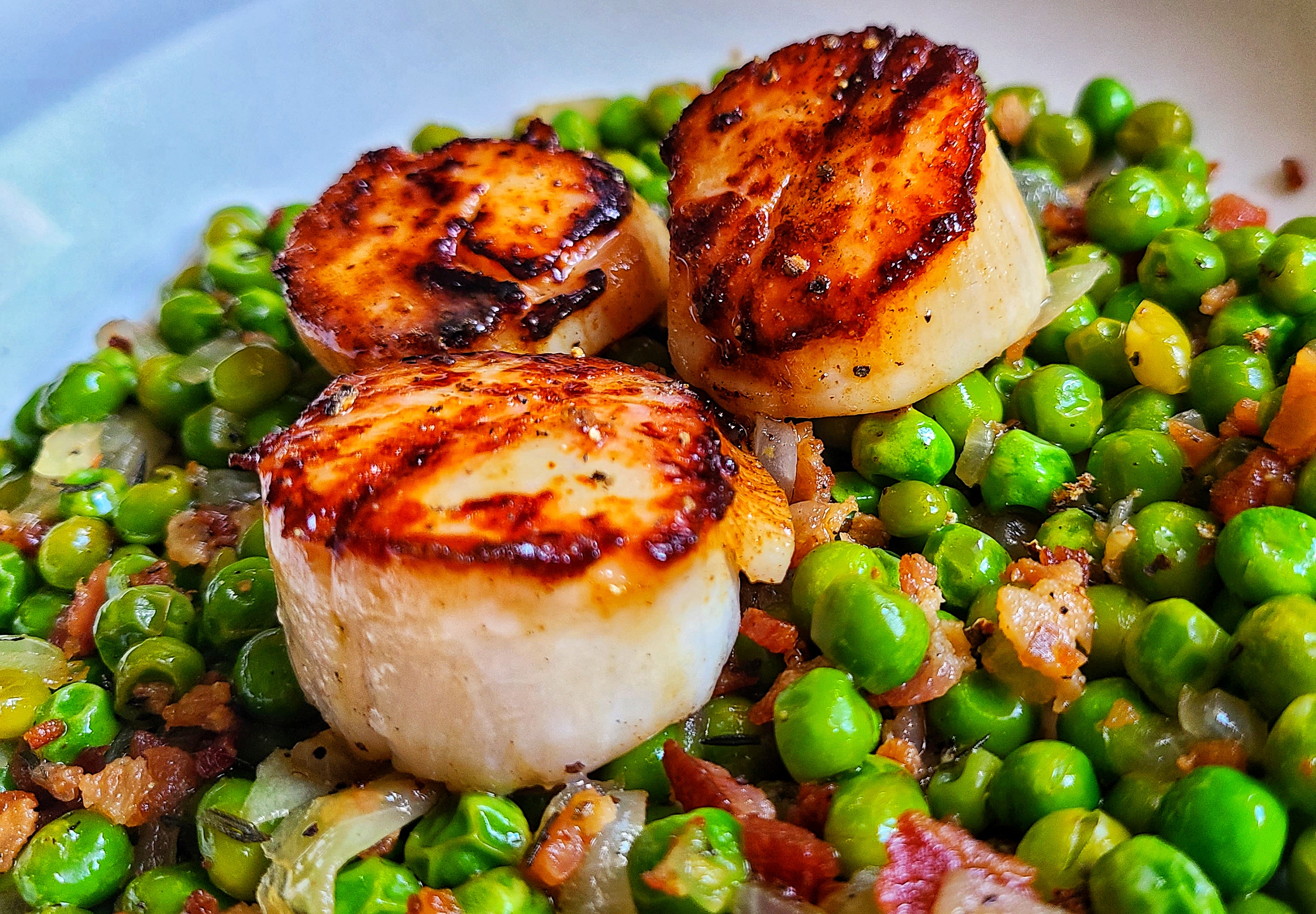 Seared Scallops with Green Peas Bacon Kalofagas.ca