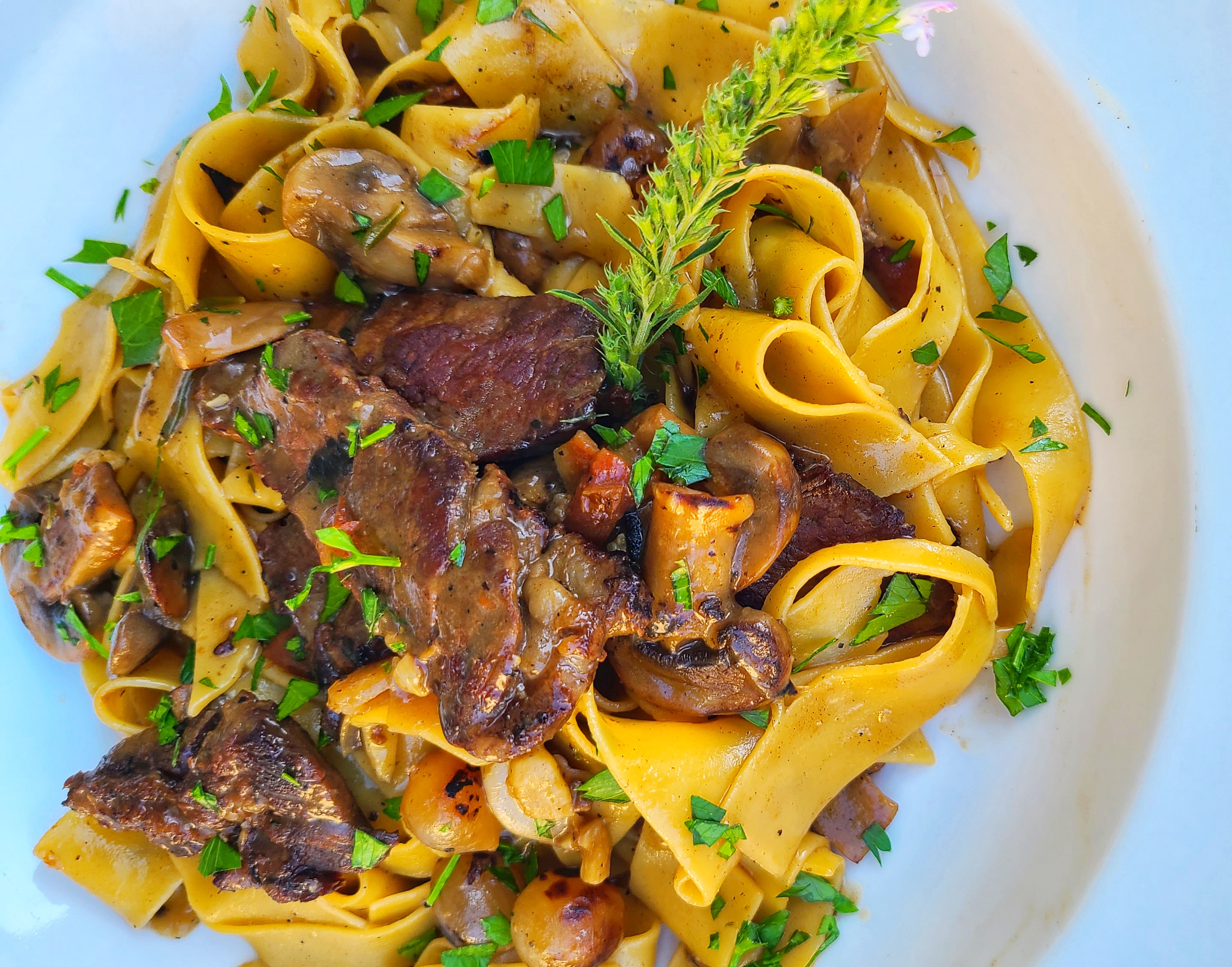 Beef Noodles With Metaxa and Mushrooms | Kalofagas.ca